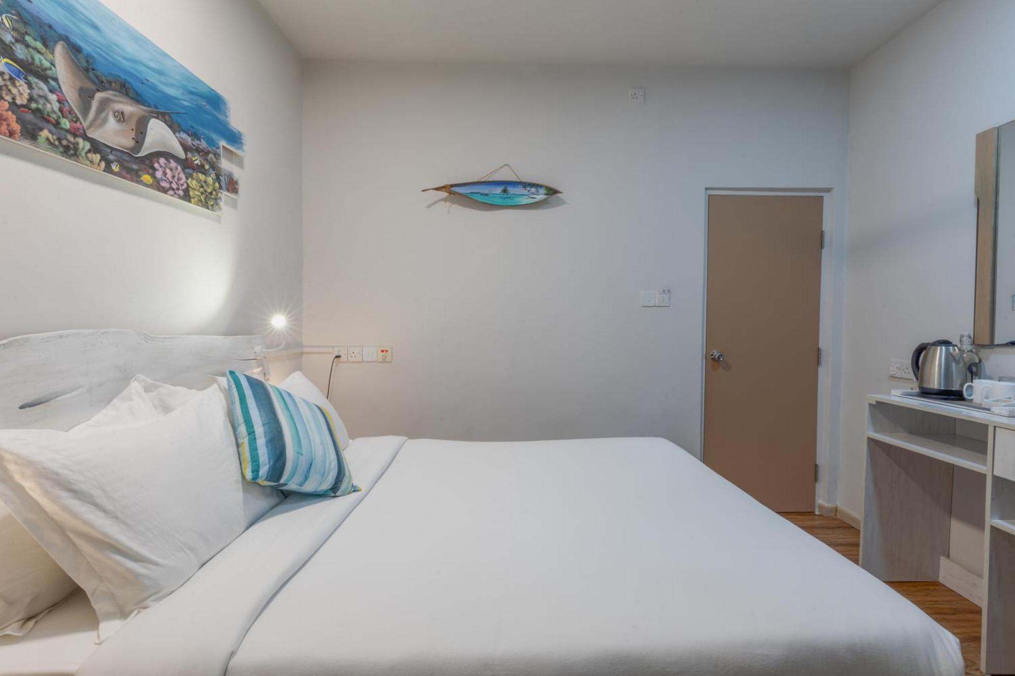 Отель Ocean Pearl Maldives At Gulhi Island Экстерьер фото
